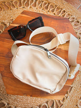 Load image into Gallery viewer, Crossbody Everyday Bag